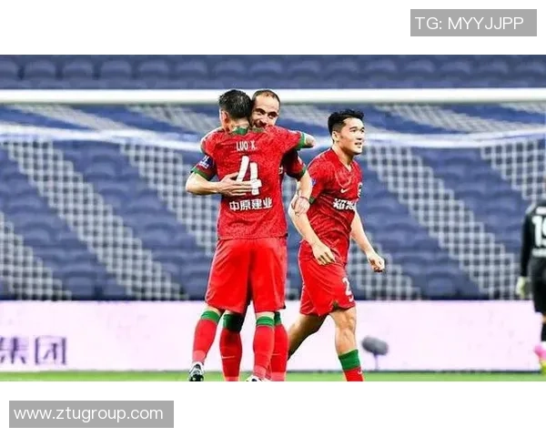 深圳篮球队战术之争引发热议球迷与专家观点交锋分析